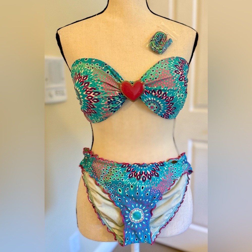 NWOT Luli Fama Teal Pink Patterned Bandeau Bikini w/Red Heart Accent, Sz M